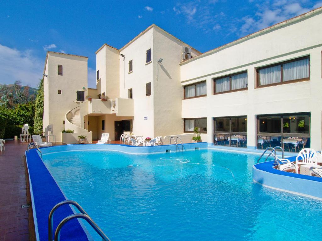 Hotel Le Narval Калкатоджио Екстериор снимка